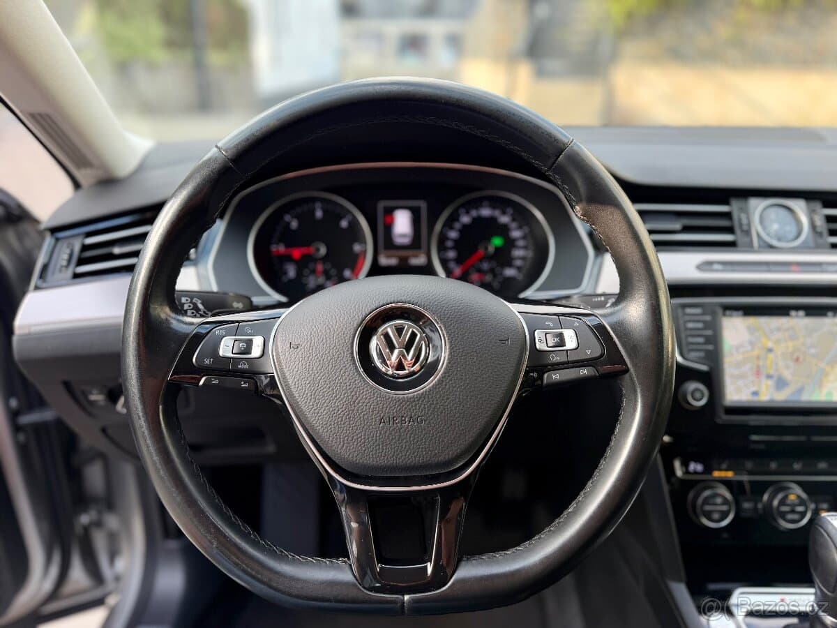 2016 Volkswagen PASSAT - 14