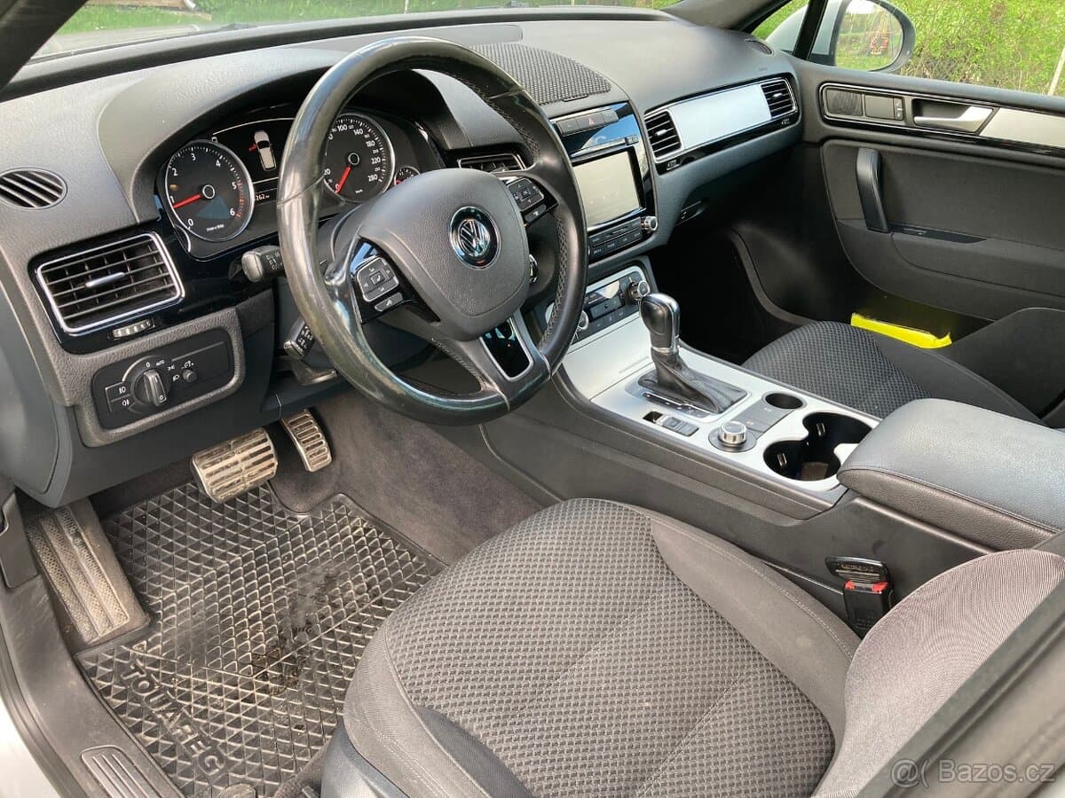 2013 Volkswagen TOUAREG - 14