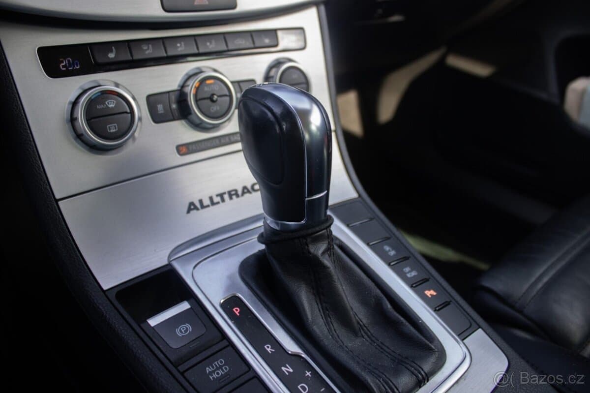 2013 Volkswagen PASSAT - 14