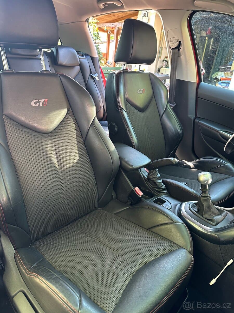 2011 Peugeot 308 - 14