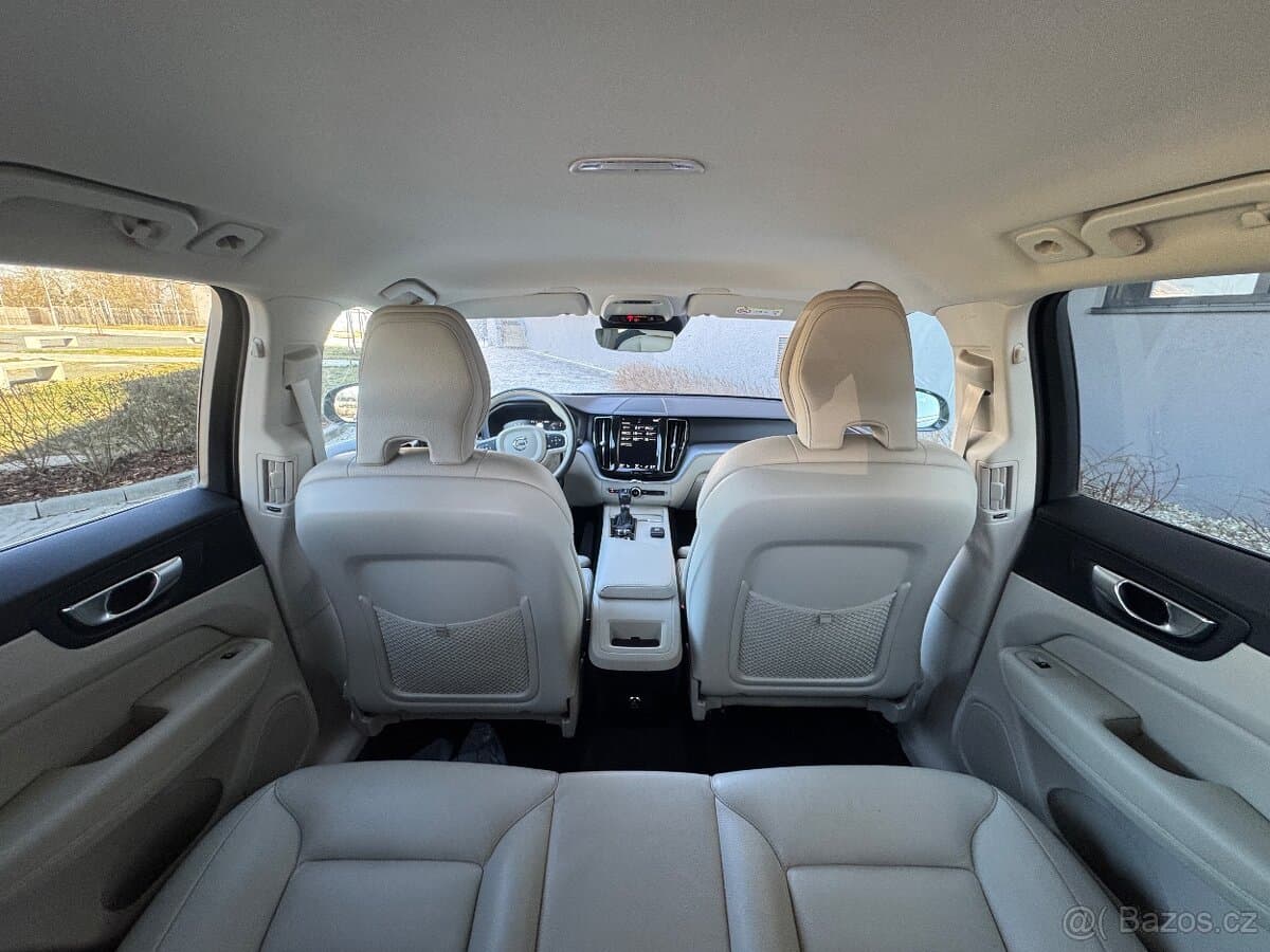 2019 Volvo XC60 - 14