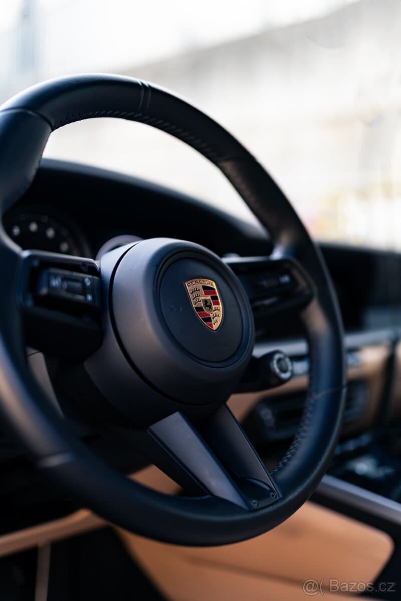 2023 Porsche 911 - 14
