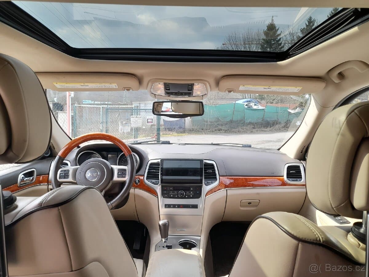 2011 Jeep CHEROKEE - 14