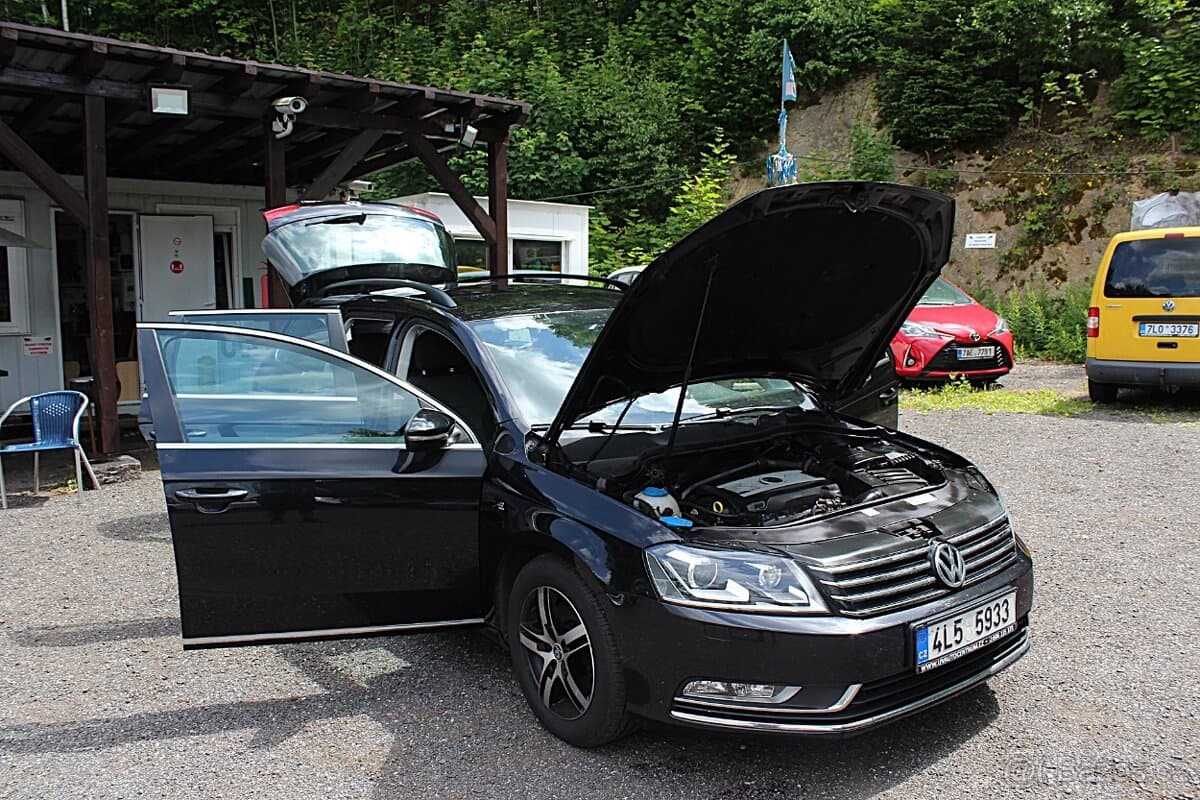 2011 Volkswagen PASSAT - 14