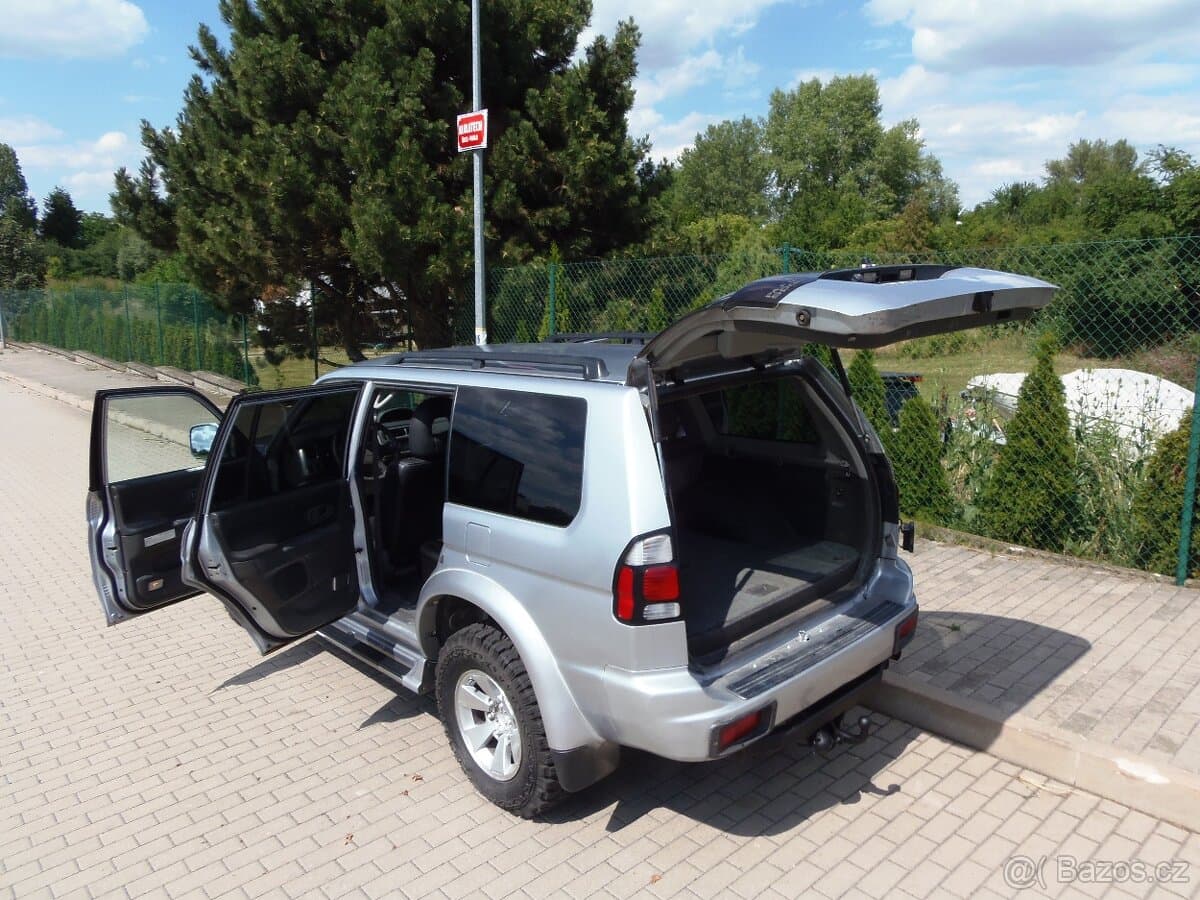 Mitsubishi PAJERO - 14