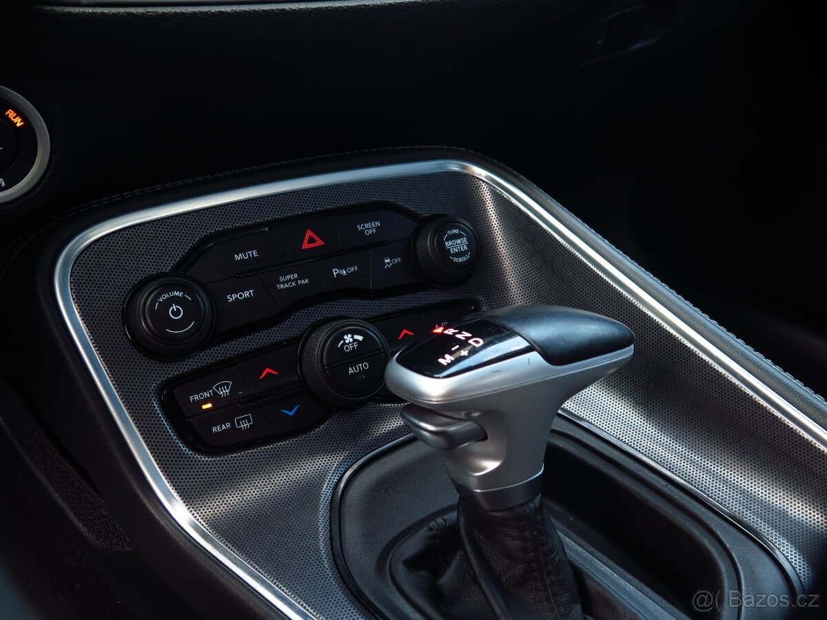 2017 Dodge CHALLENGER - 14
