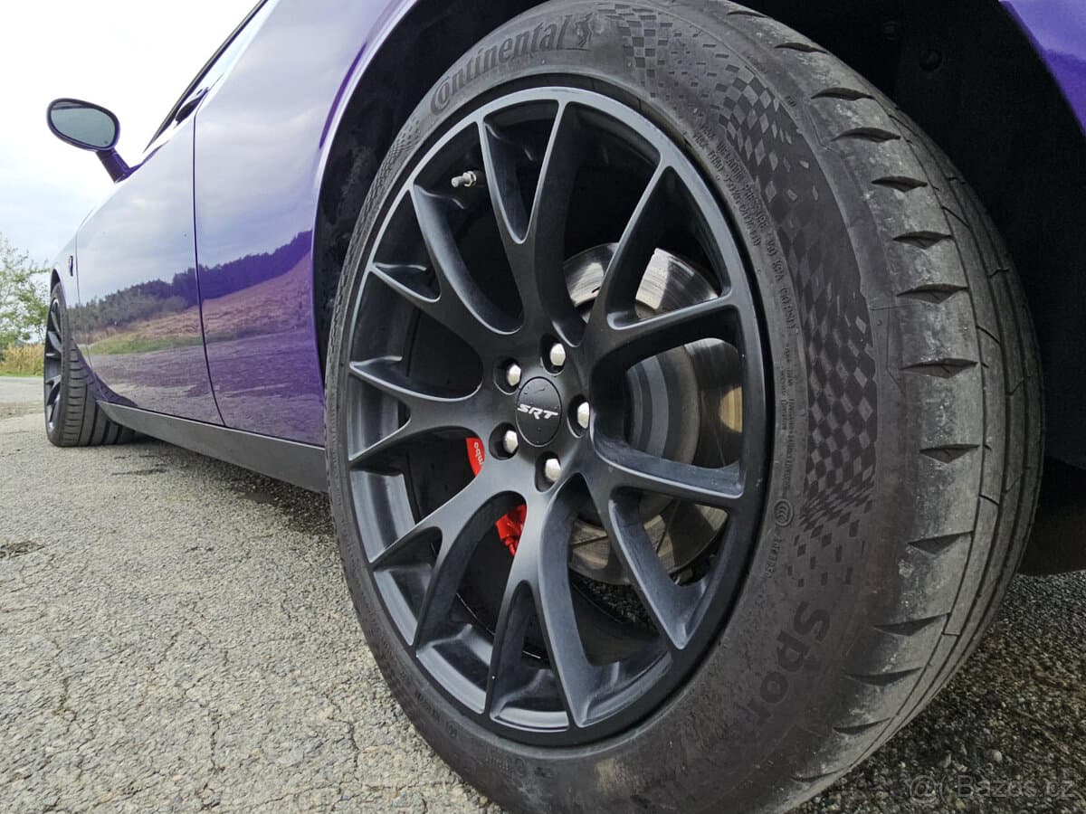 2017 Dodge CHALLENGER - 14