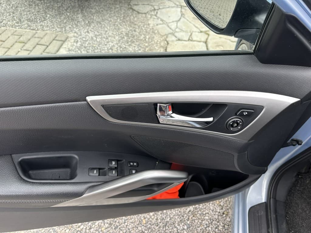 2013 Hyundai VELOSTER - 14