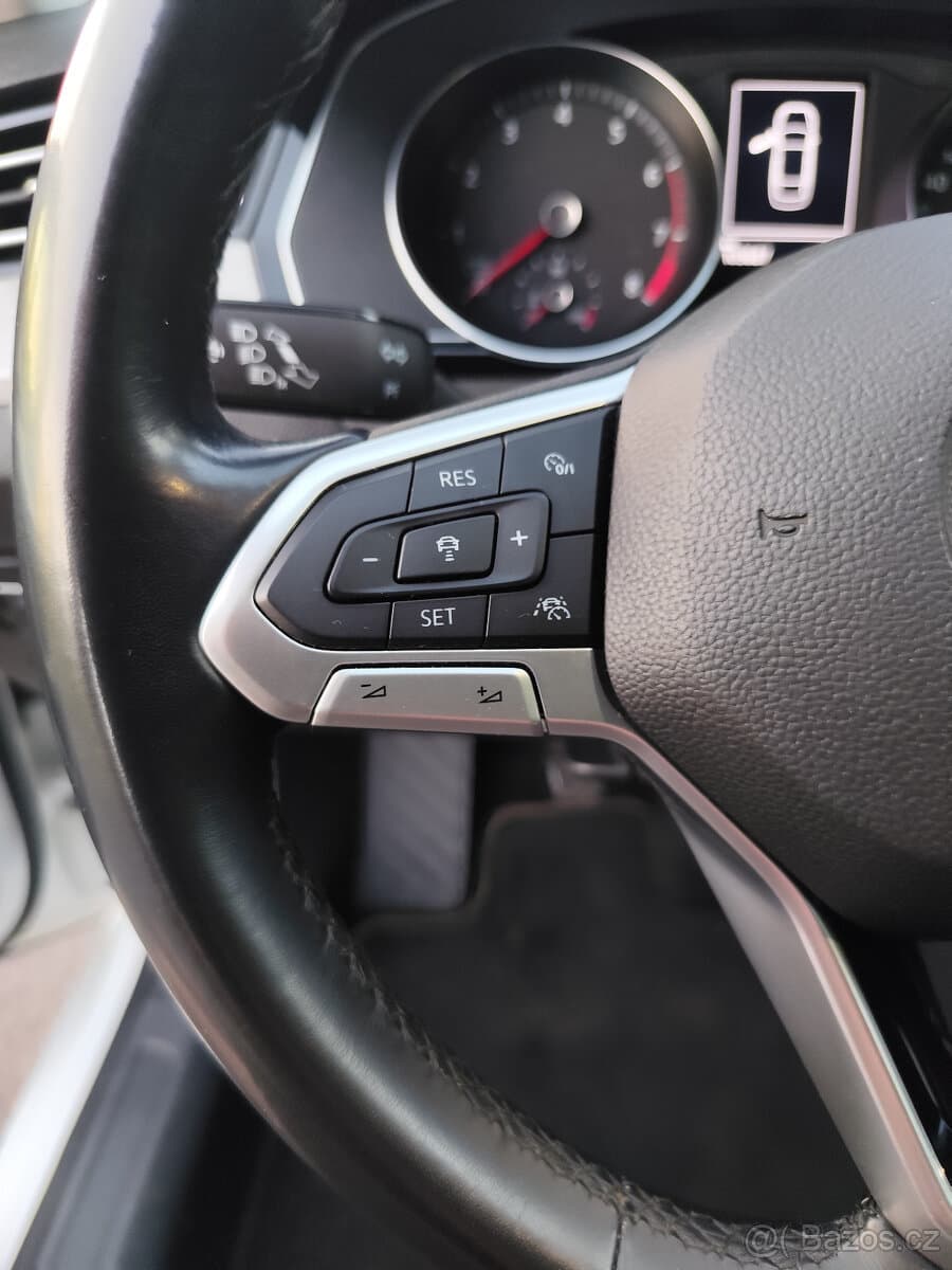 2019 Volkswagen PASSAT - 14