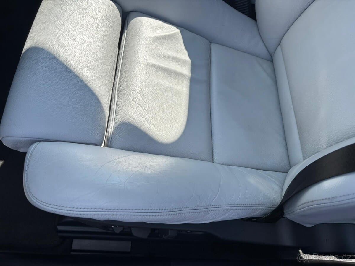 2005 BMW M5 - 14