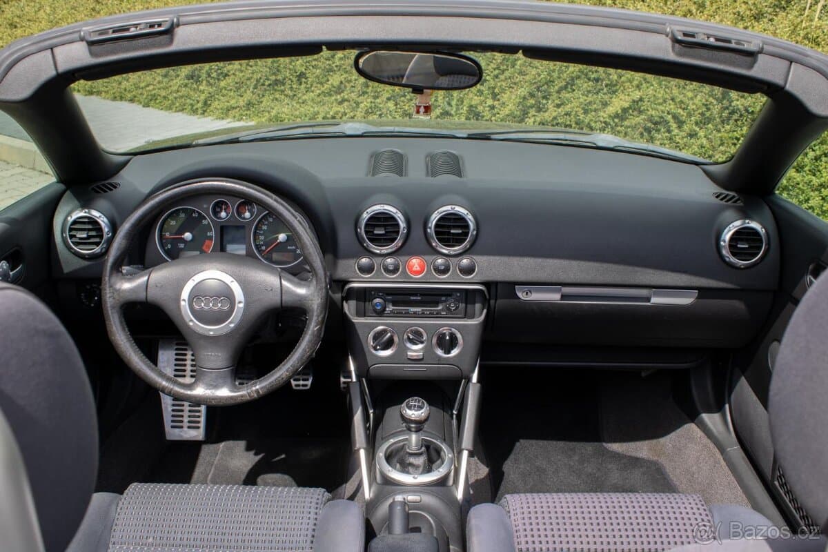 2002 Audi TT - 14