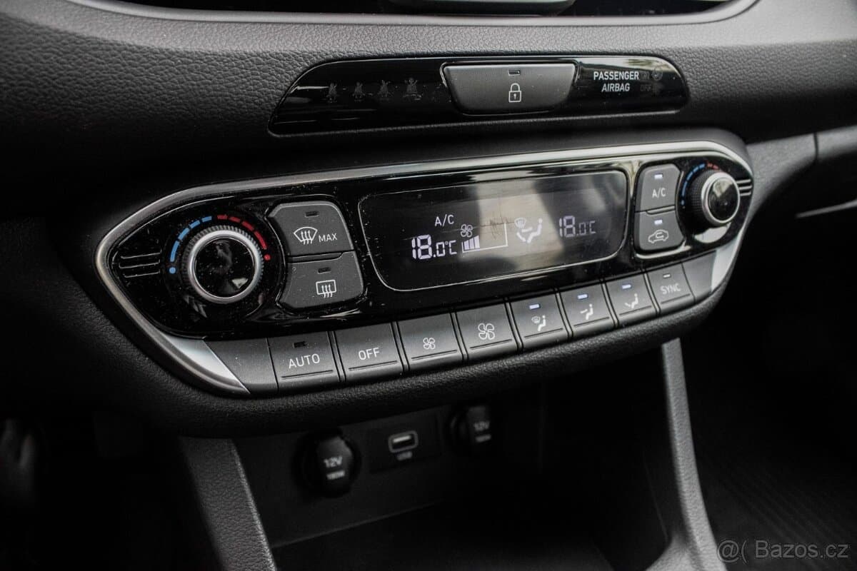 2022 Hyundai i30 - 14
