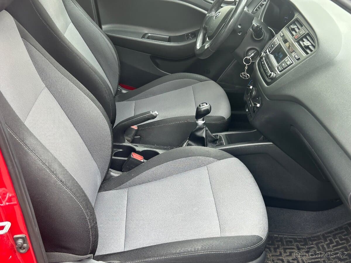 2018 Hyundai i20 - 14
