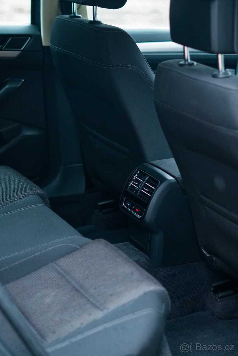2018 Volkswagen PASSAT - 14
