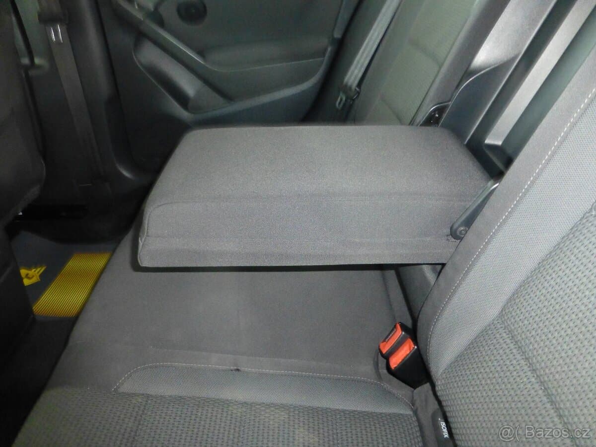 2011 Volkswagen GOLF - 14