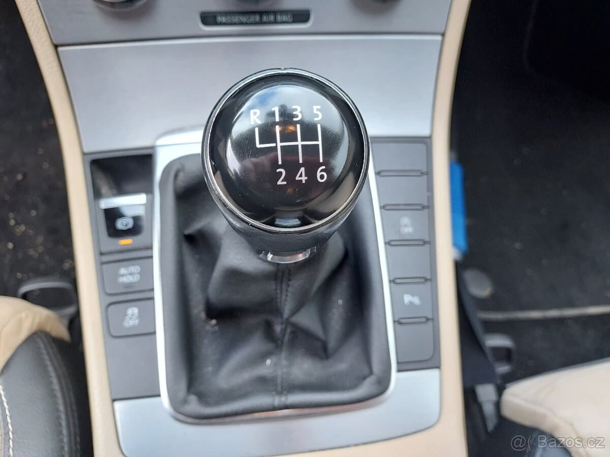 2015 Volkswagen PASSAT CC - 14