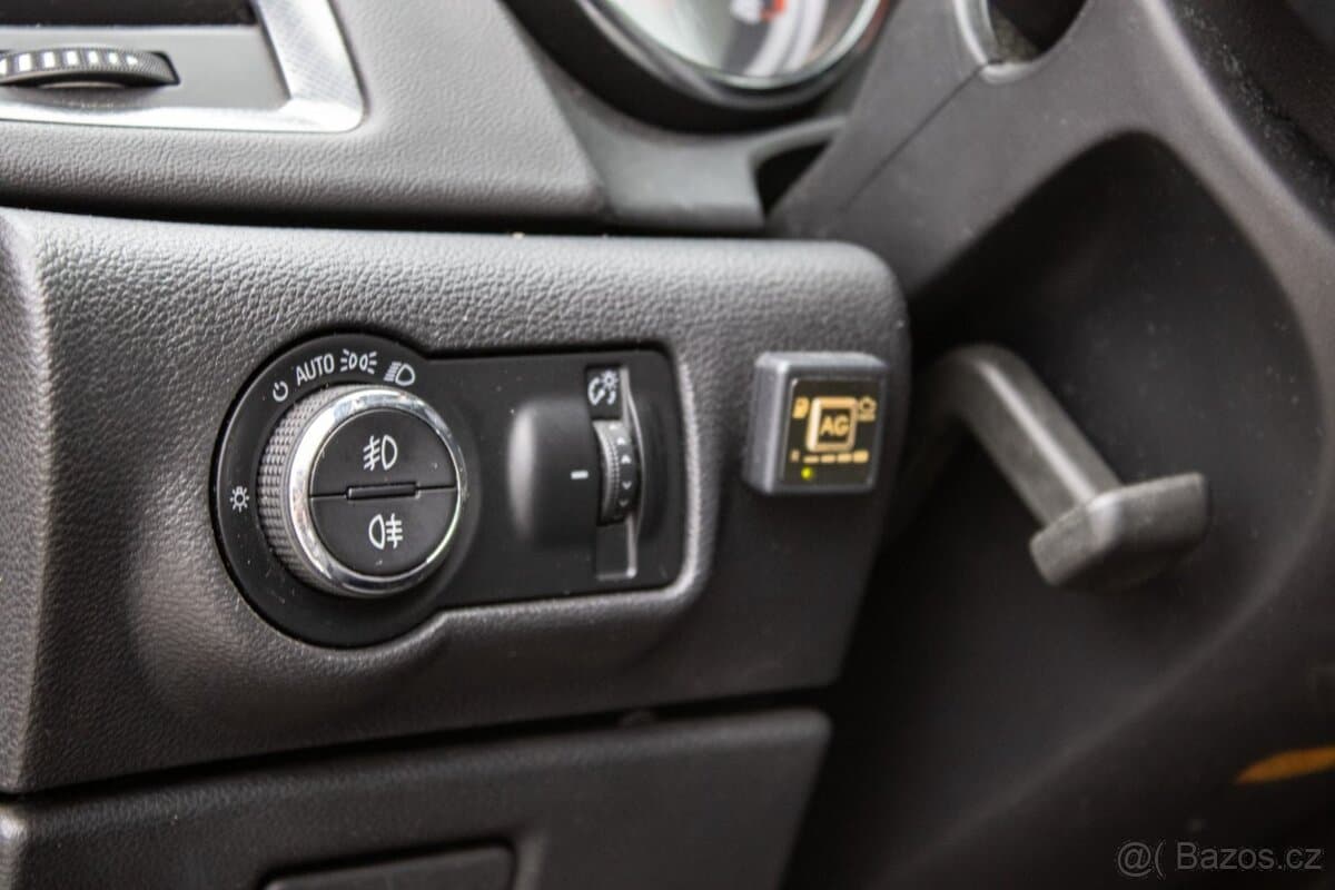 2011 Opel ASTRA - 14