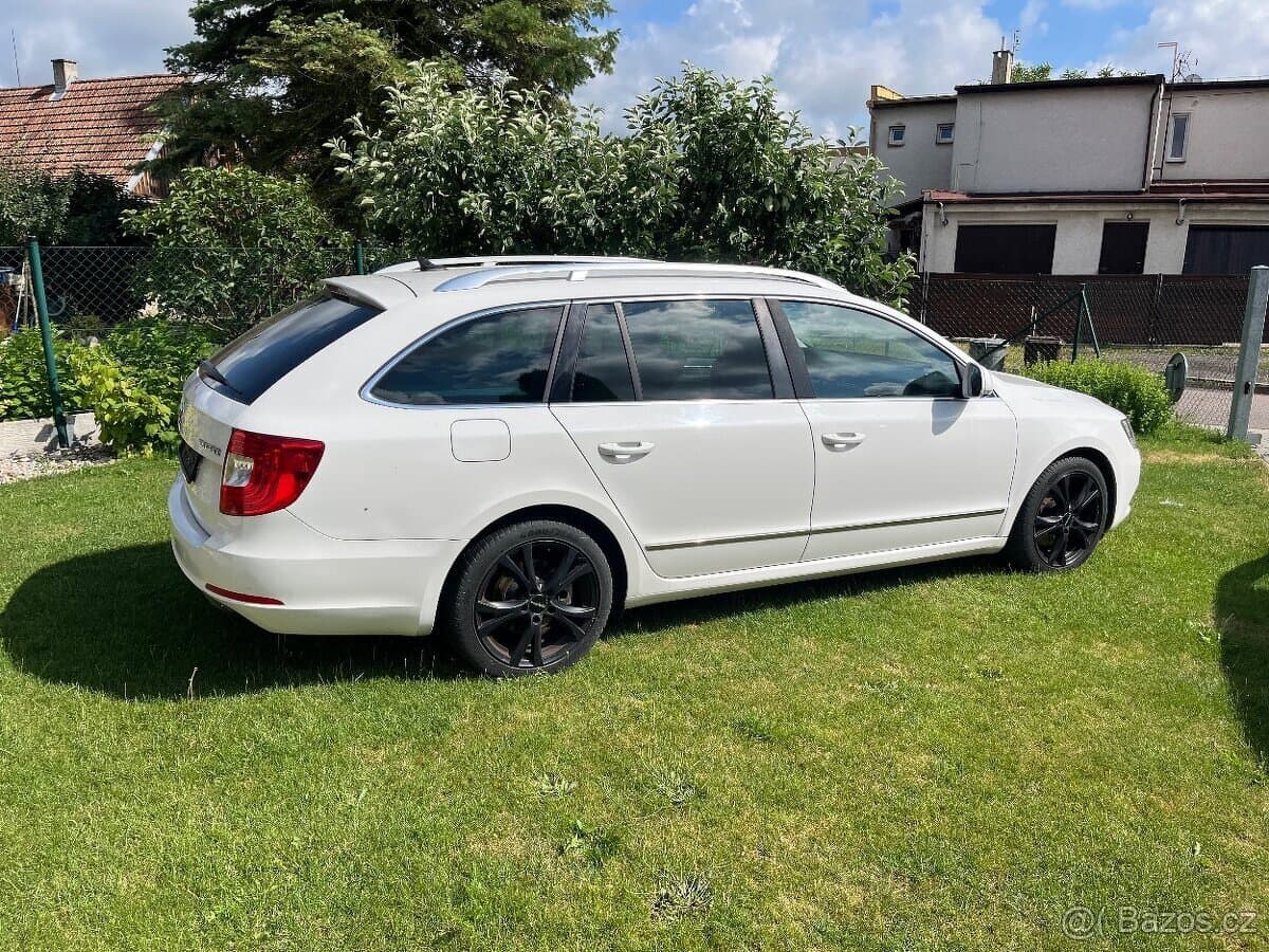 2014 Škoda SUPERB - 14