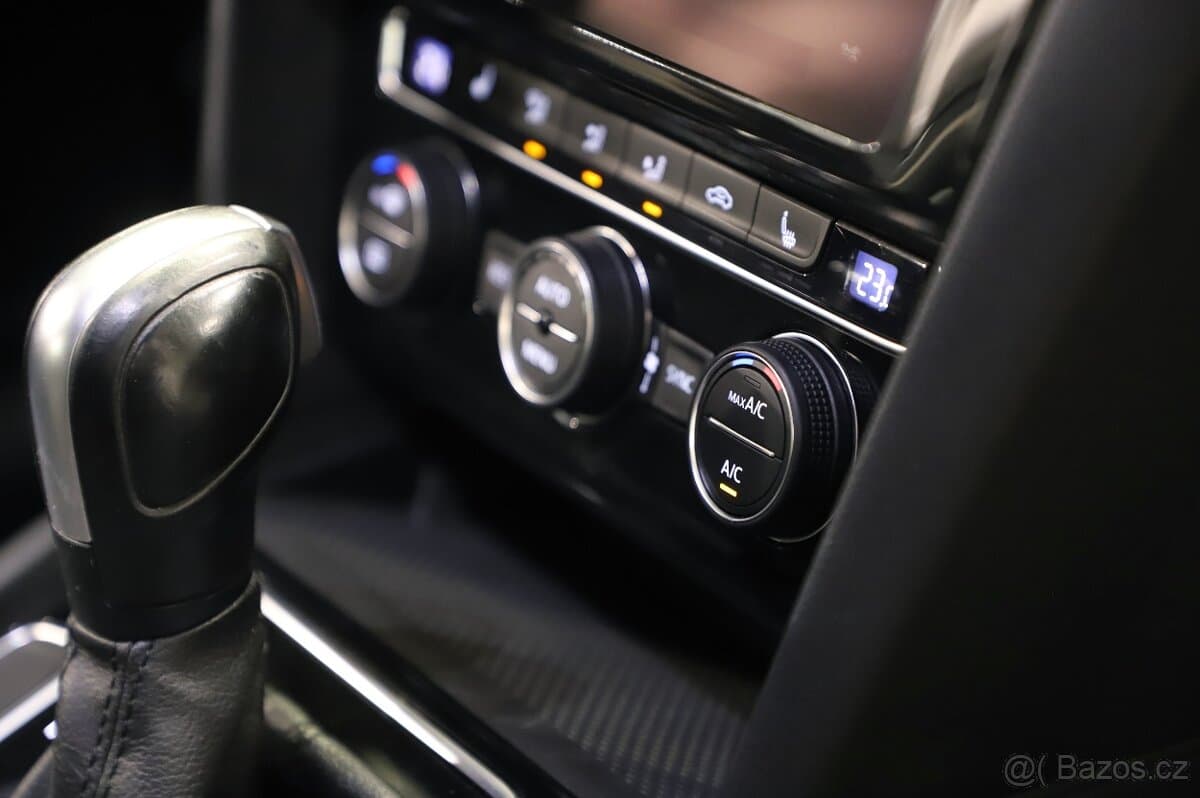 2020 Volkswagen PASSAT - 14