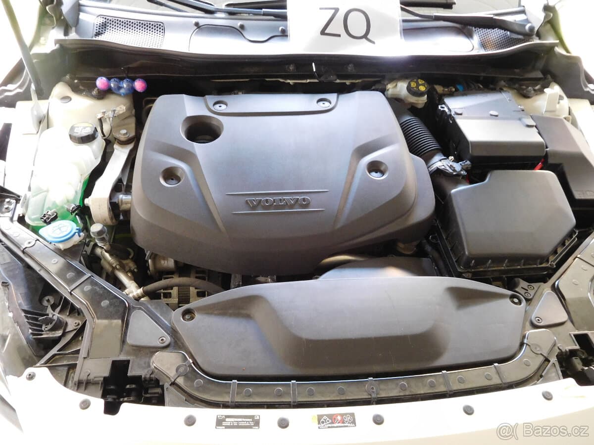 2018 Volvo V40 - 14