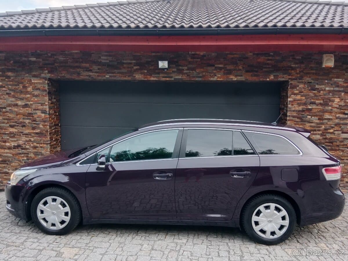 2010 Toyota AVENSIS - 14