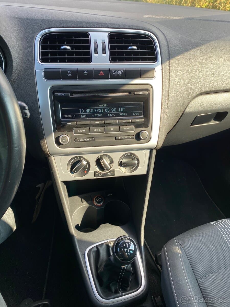 2012 Volkswagen POLO - 14