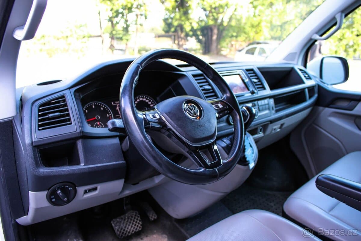2017 Volkswagen CARAVELLE - 14