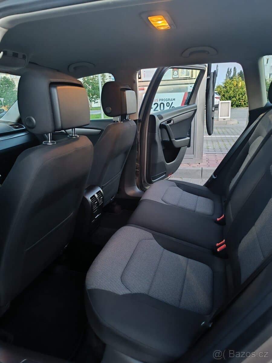 Volkswagen PASSAT - 14