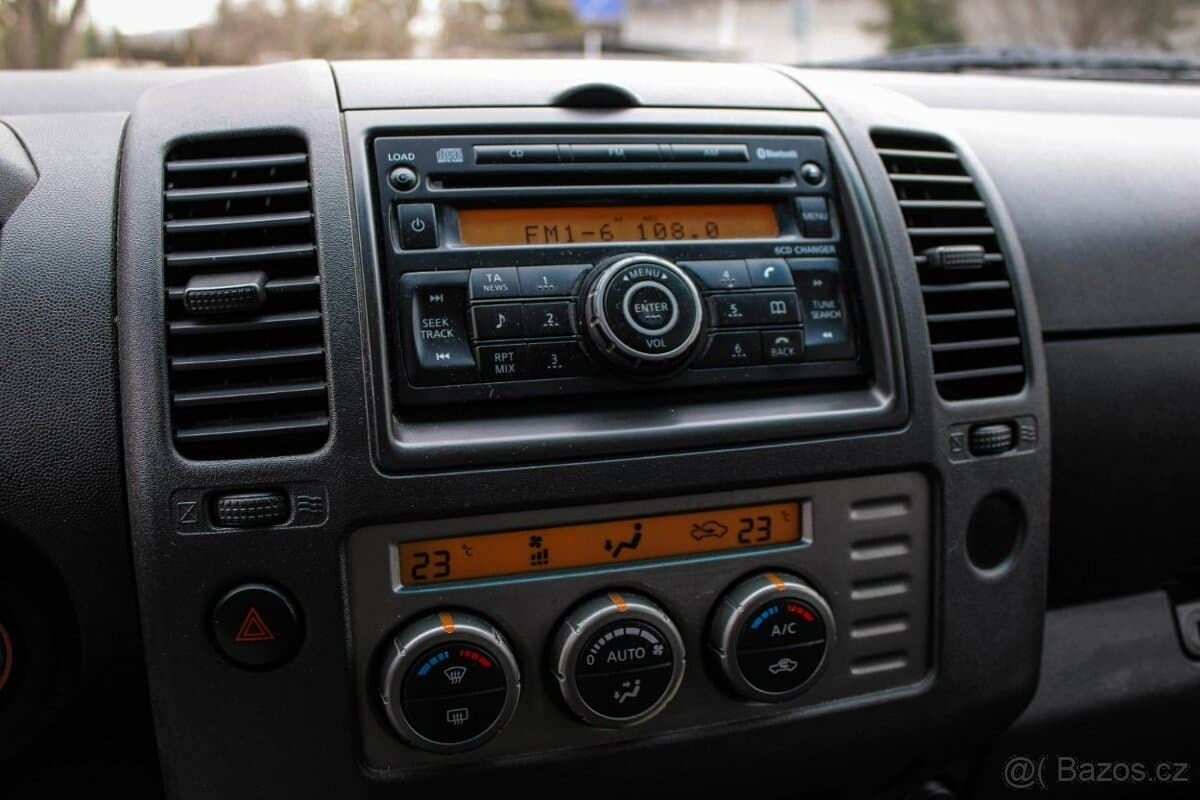 2009 Nissan NAVARA - 14
