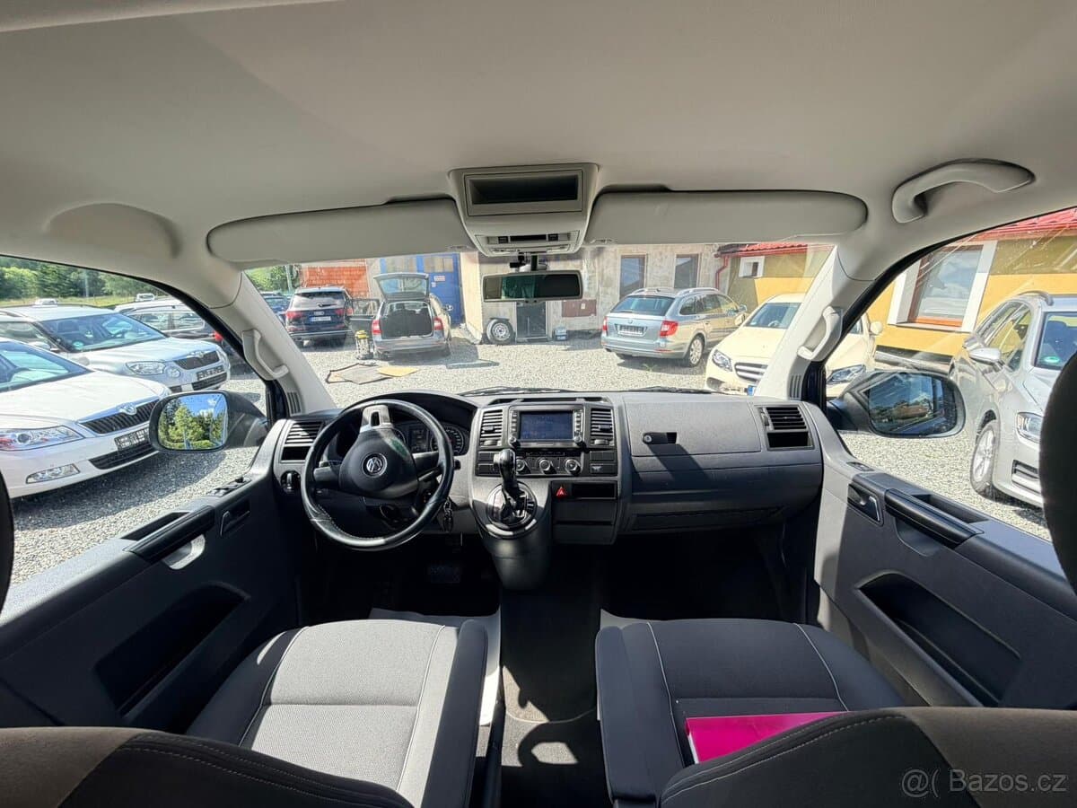 Volkswagen MULTIVAN - 14