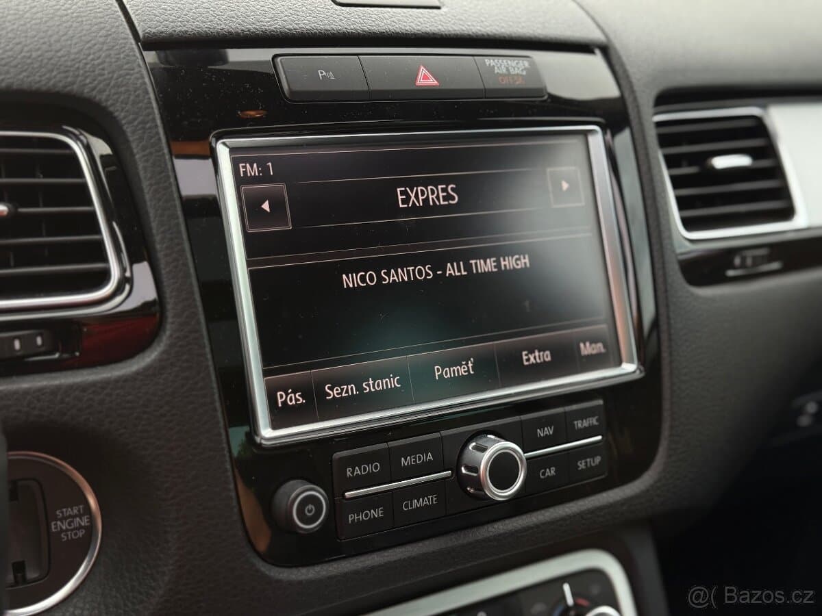 2011 Volkswagen TOUAREG - 14