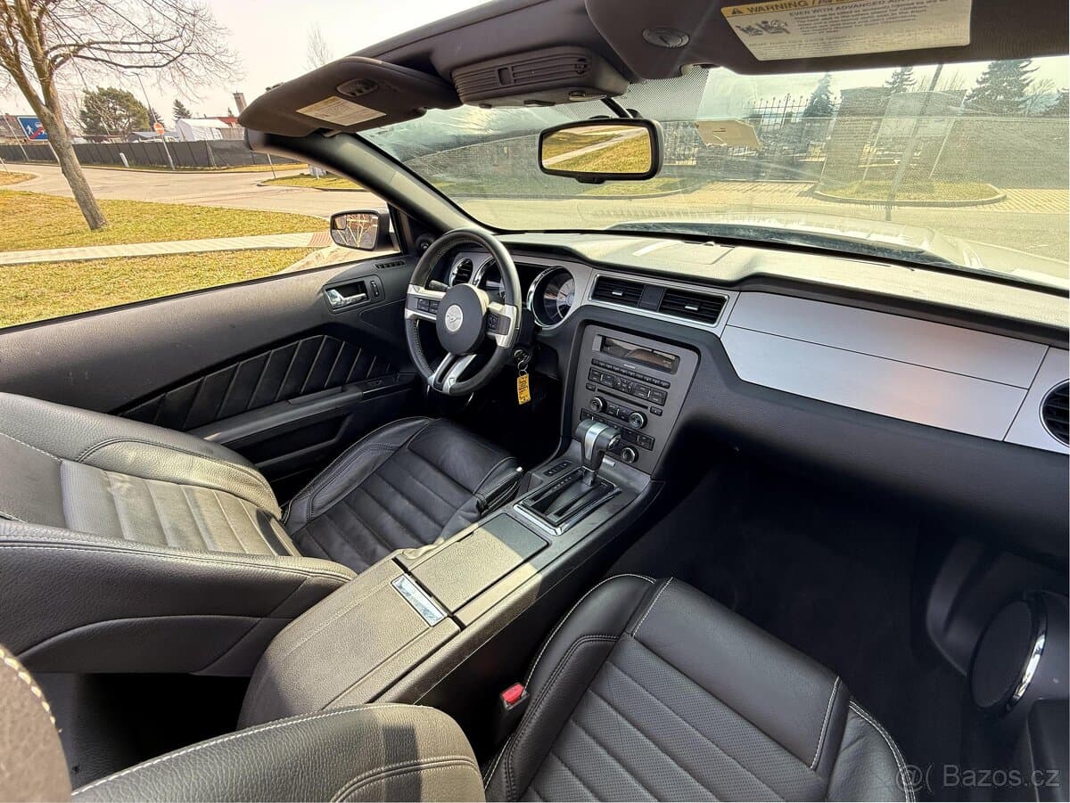 2012 Ford MUSTANG - 14