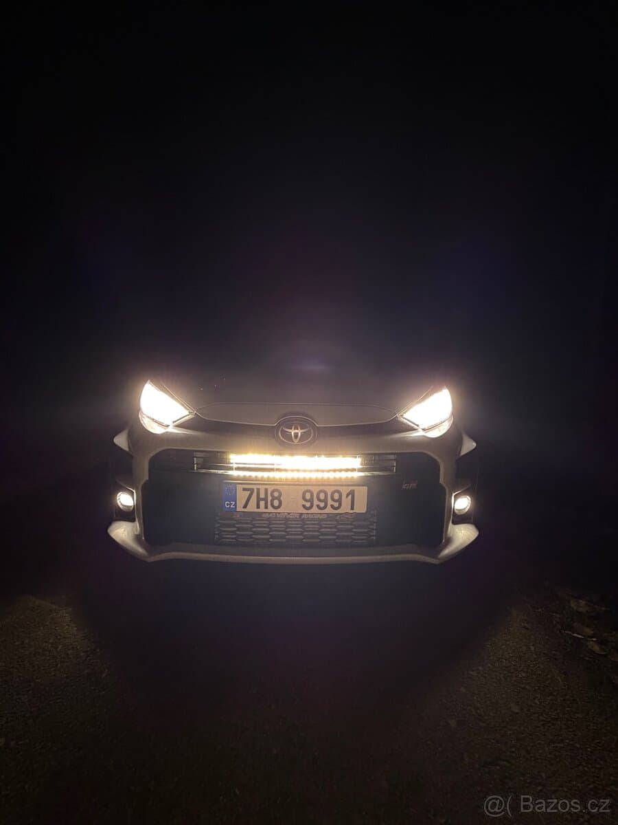 2021 Toyota YARIS - 14