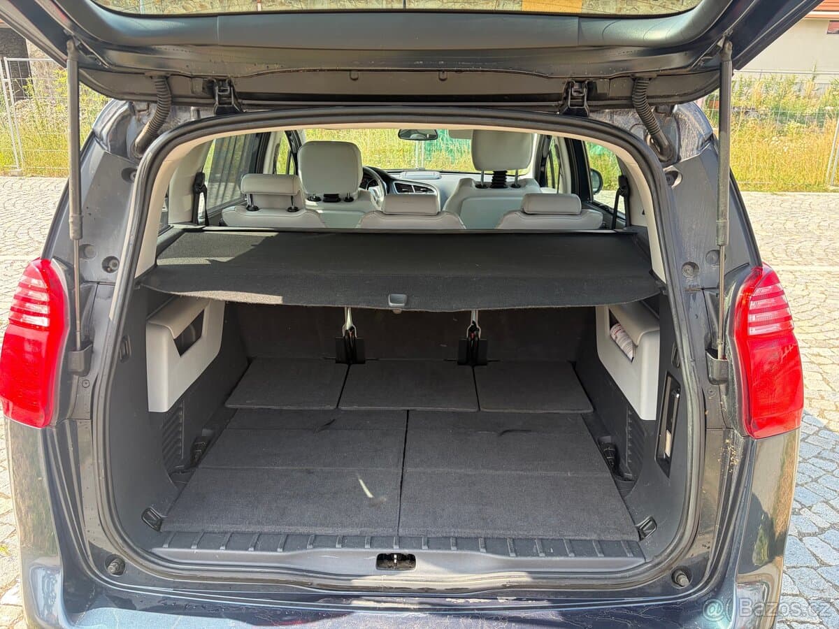 2012 Peugeot 5008 - 14