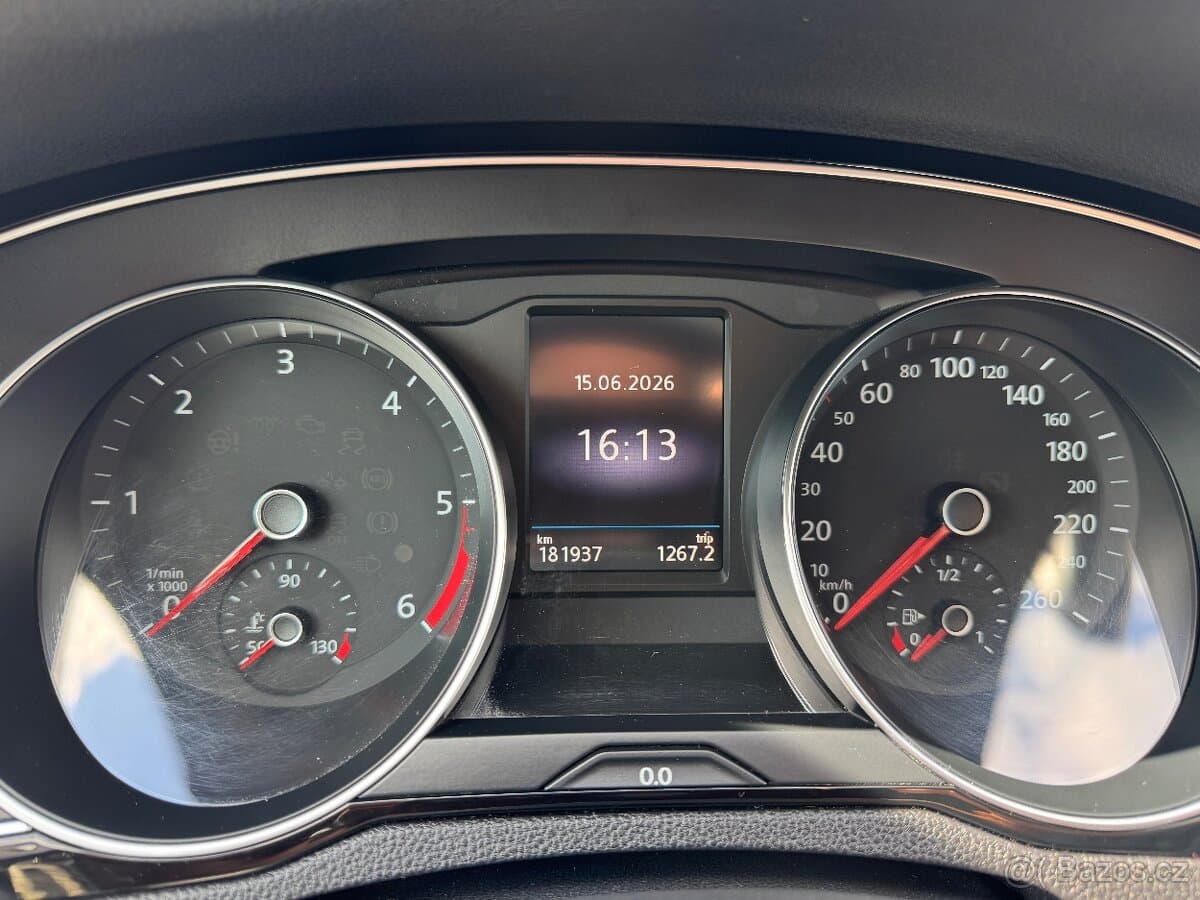 2018 Volkswagen PASSAT - 14