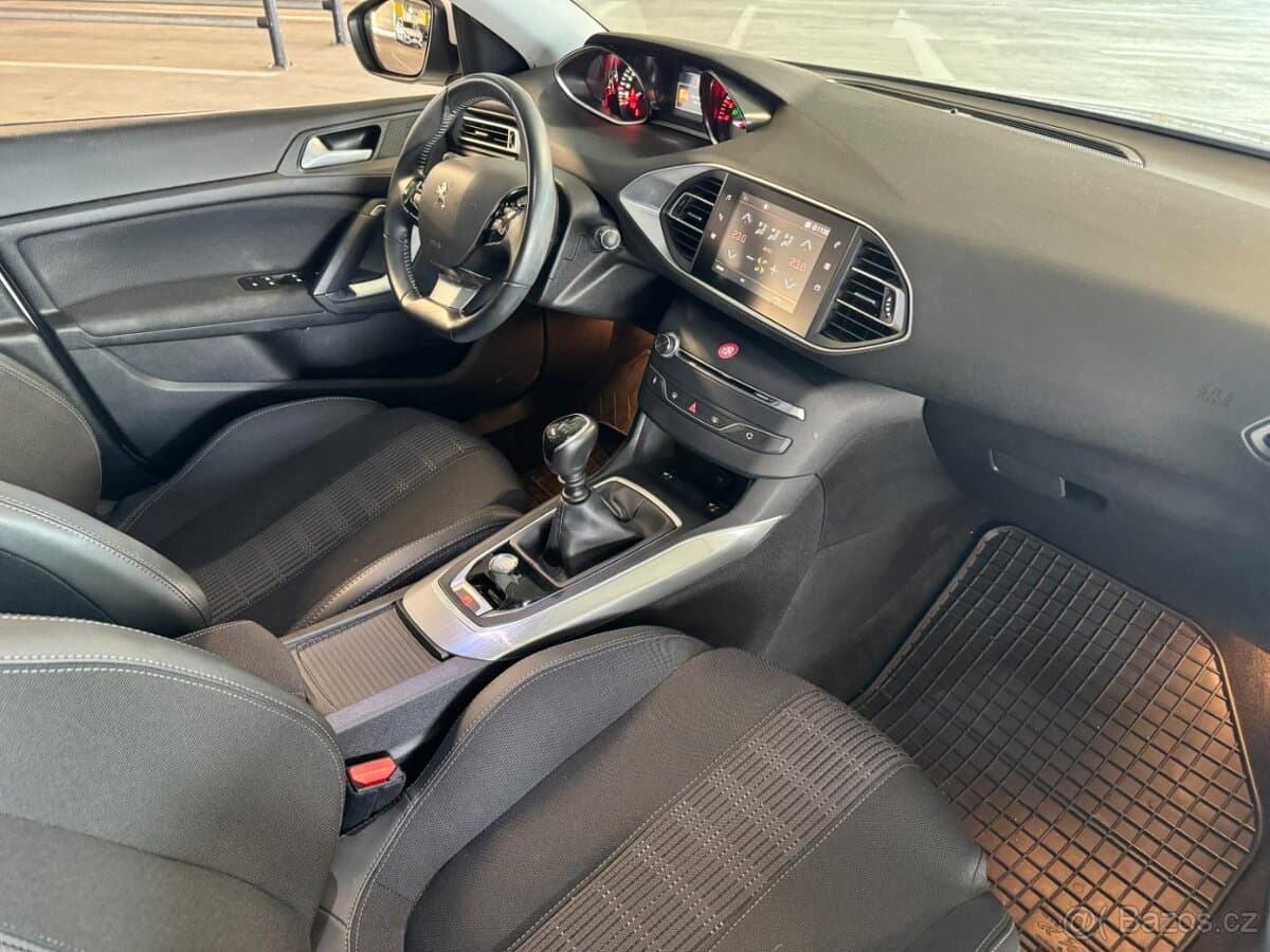 2019 Peugeot 308 - 14