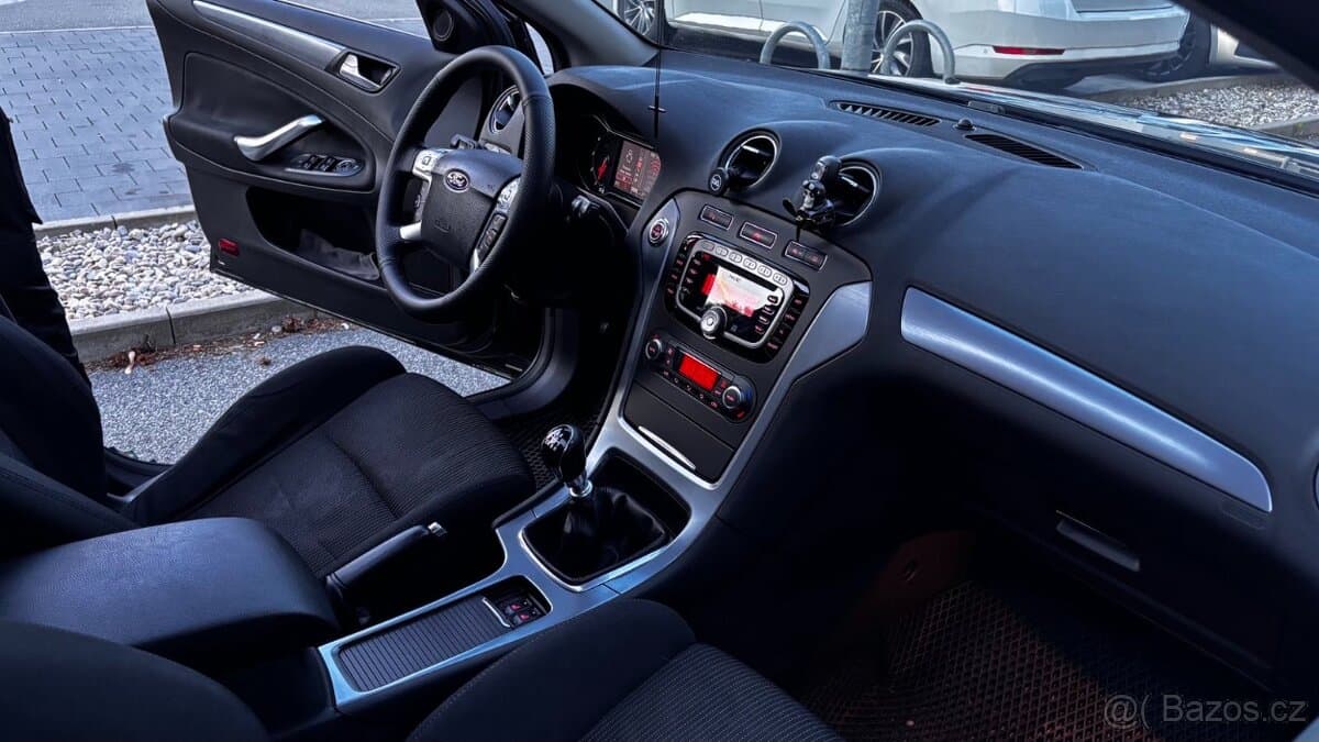 2011 Ford MONDEO - 14