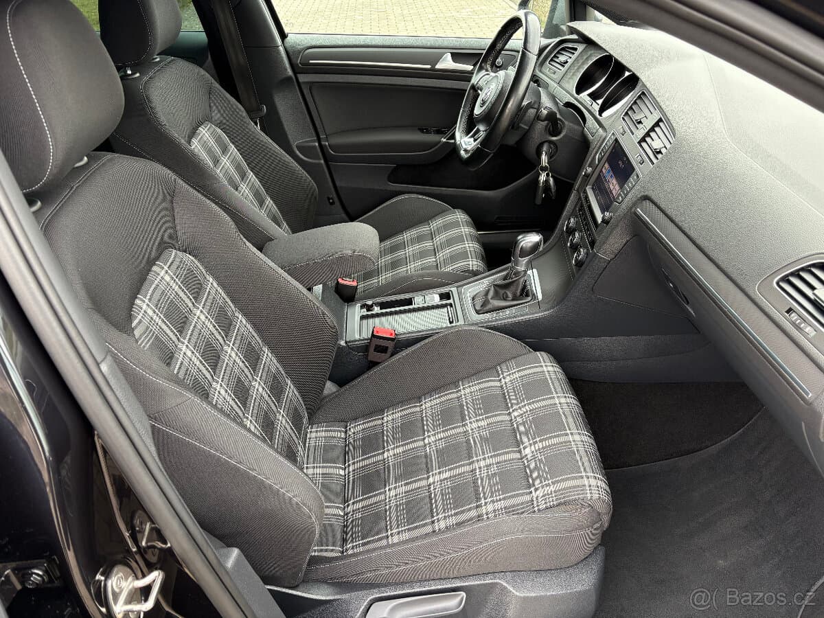 Volkswagen GOLF - 14