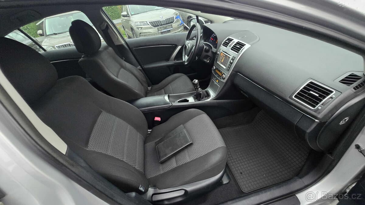 2013 Toyota AVENSIS - 14