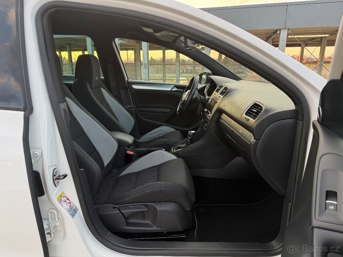 2011 Volkswagen GOLF - 14