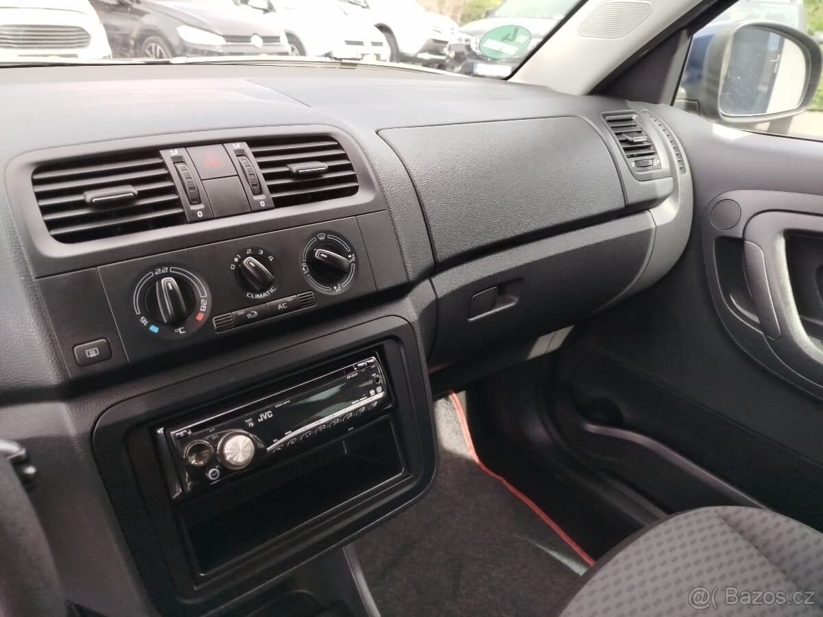 2010 Škoda FABIA - 14