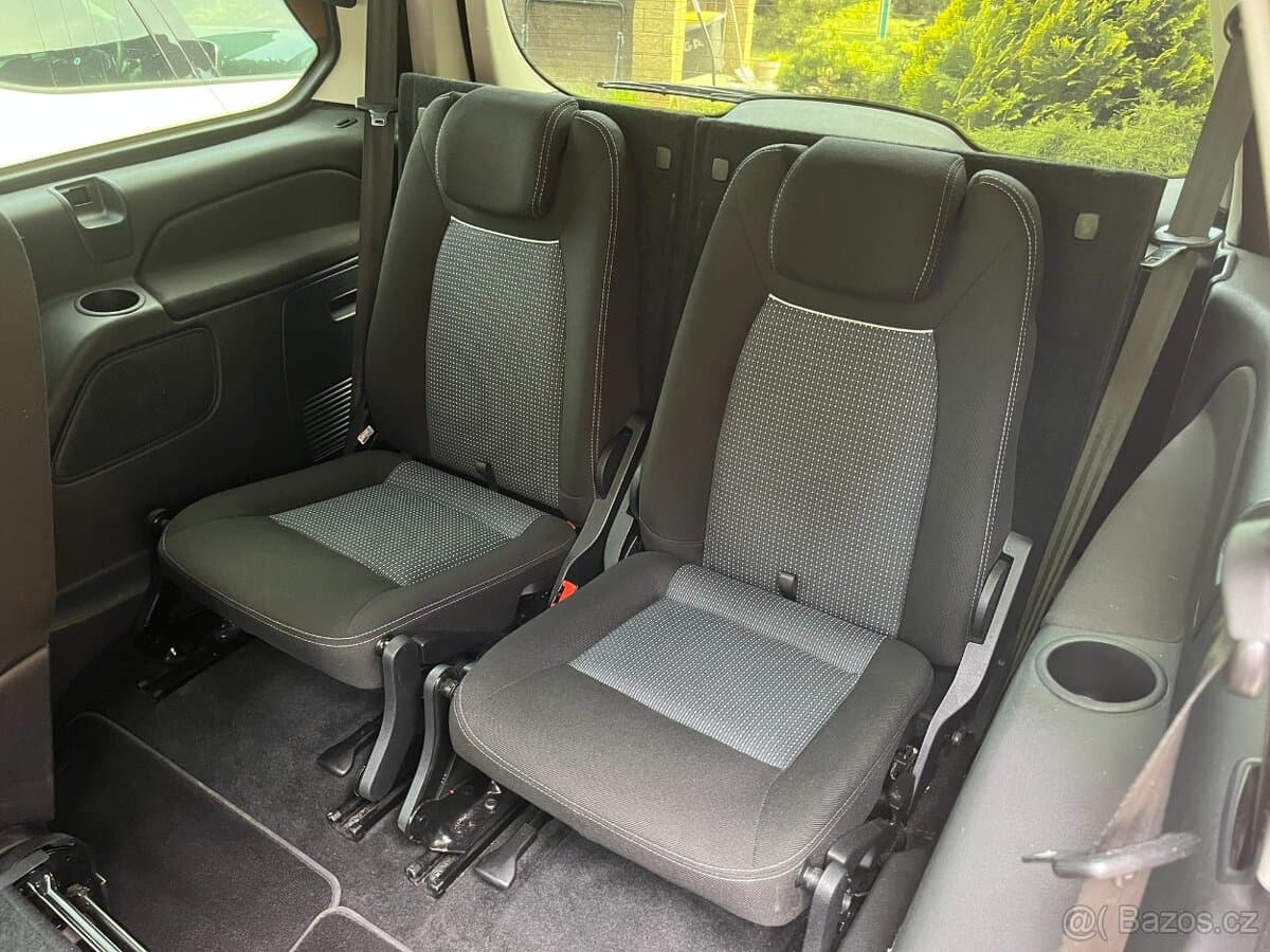 2012 Ford GALAXY - 14