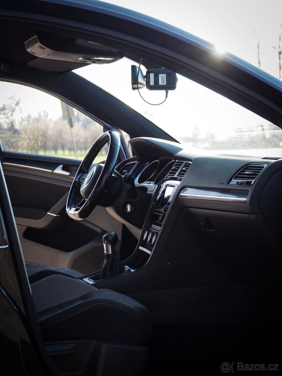 Volkswagen GOLF - 14