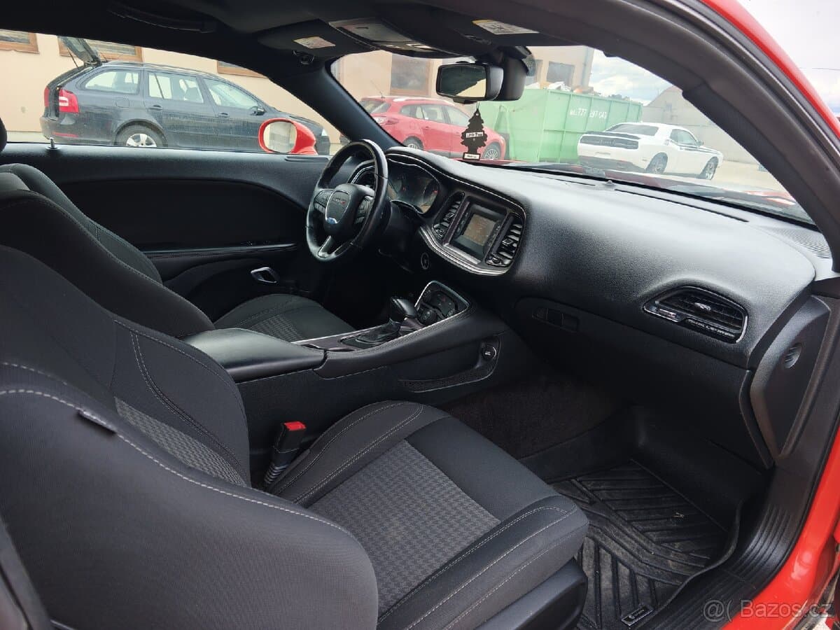 2016 Dodge CHALLENGER - 14