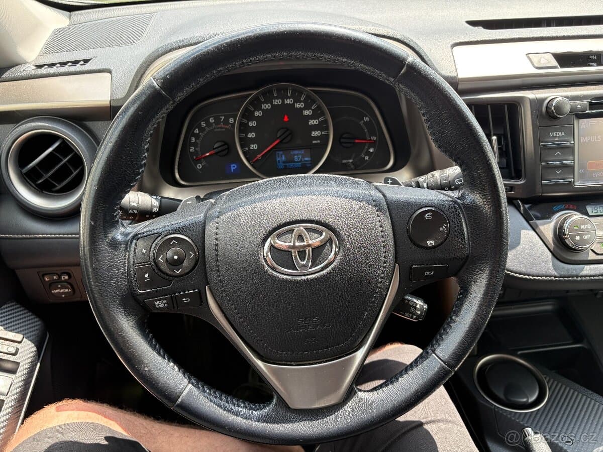 2013 Toyota RAV4 - 14