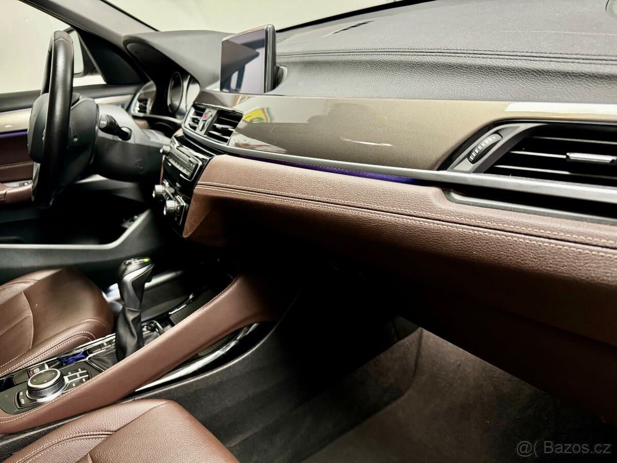2020 BMW X1 - 14