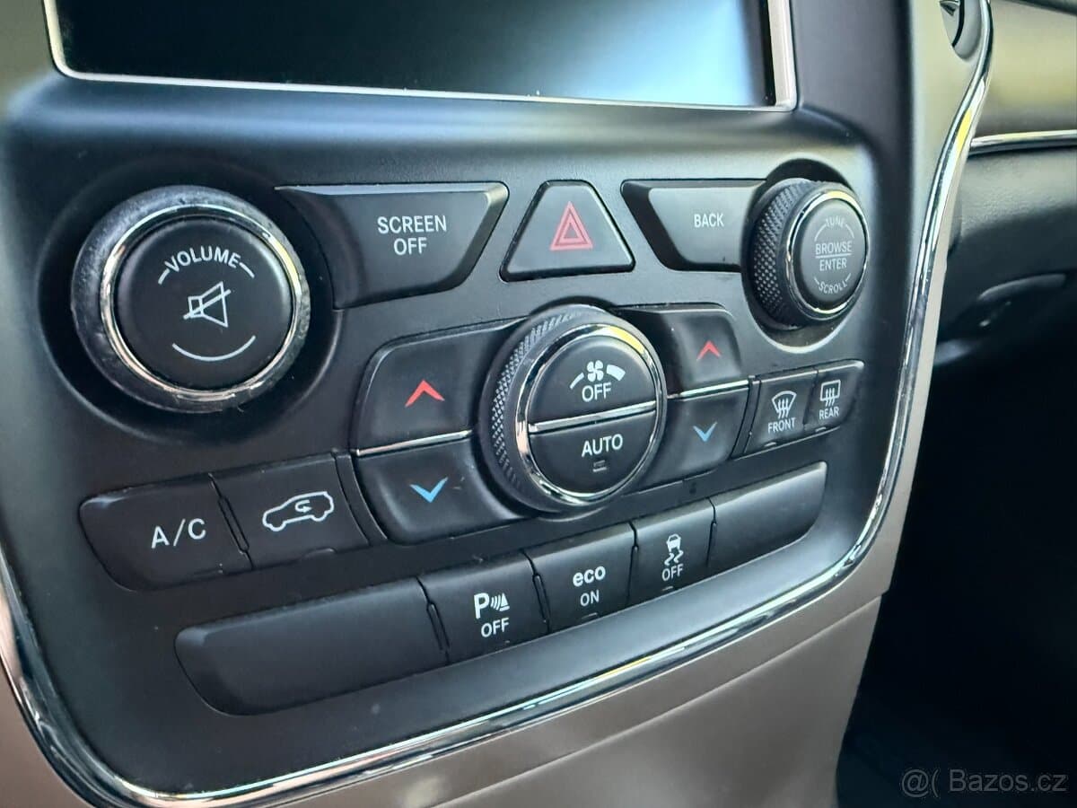 2015 Jeep CHEROKEE - 14