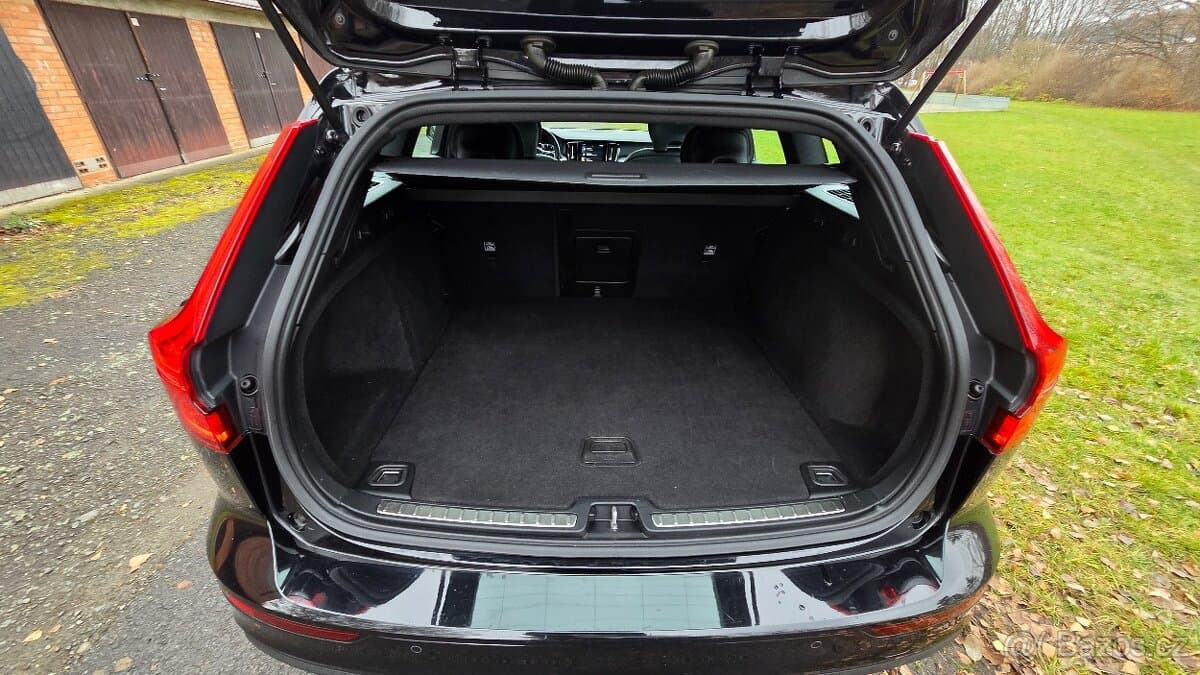 2020 Volvo V60 - 14