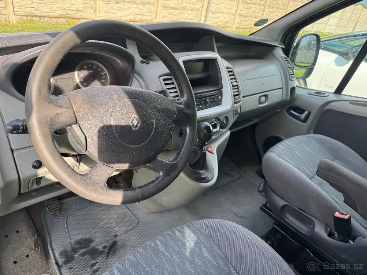 2011 Renault TRAFIC - 14