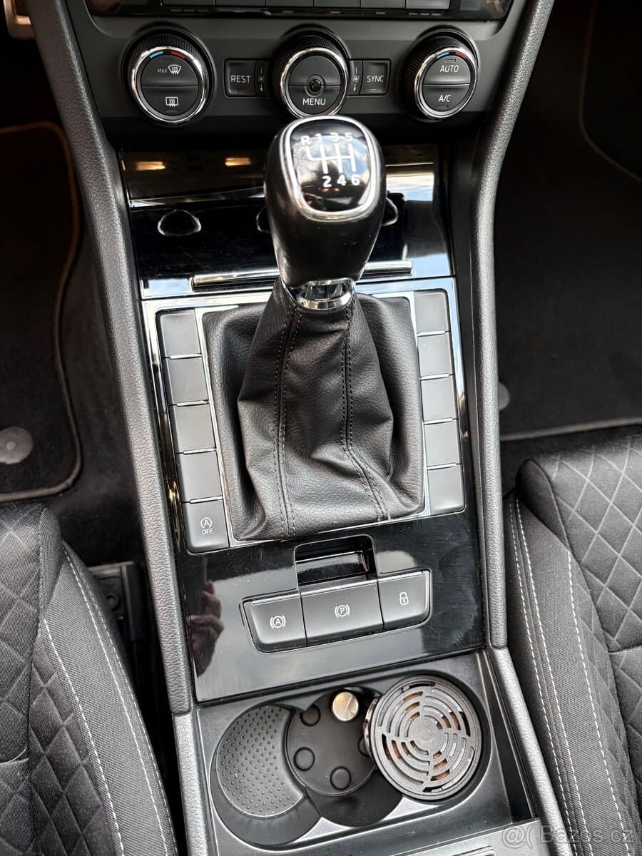 2016 Škoda SUPERB - 14